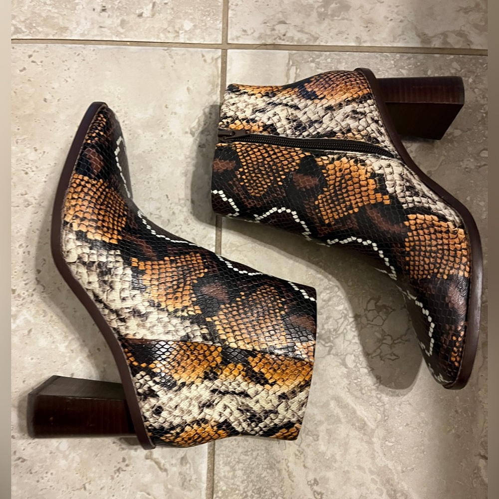 Gibson Latimer Snake Skin Boots